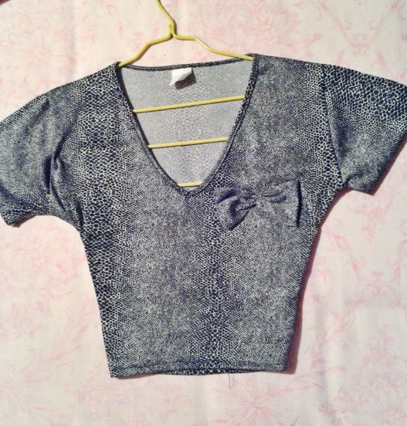 Blusa cropped tamanho P PRODUTO SEMI-NOVO